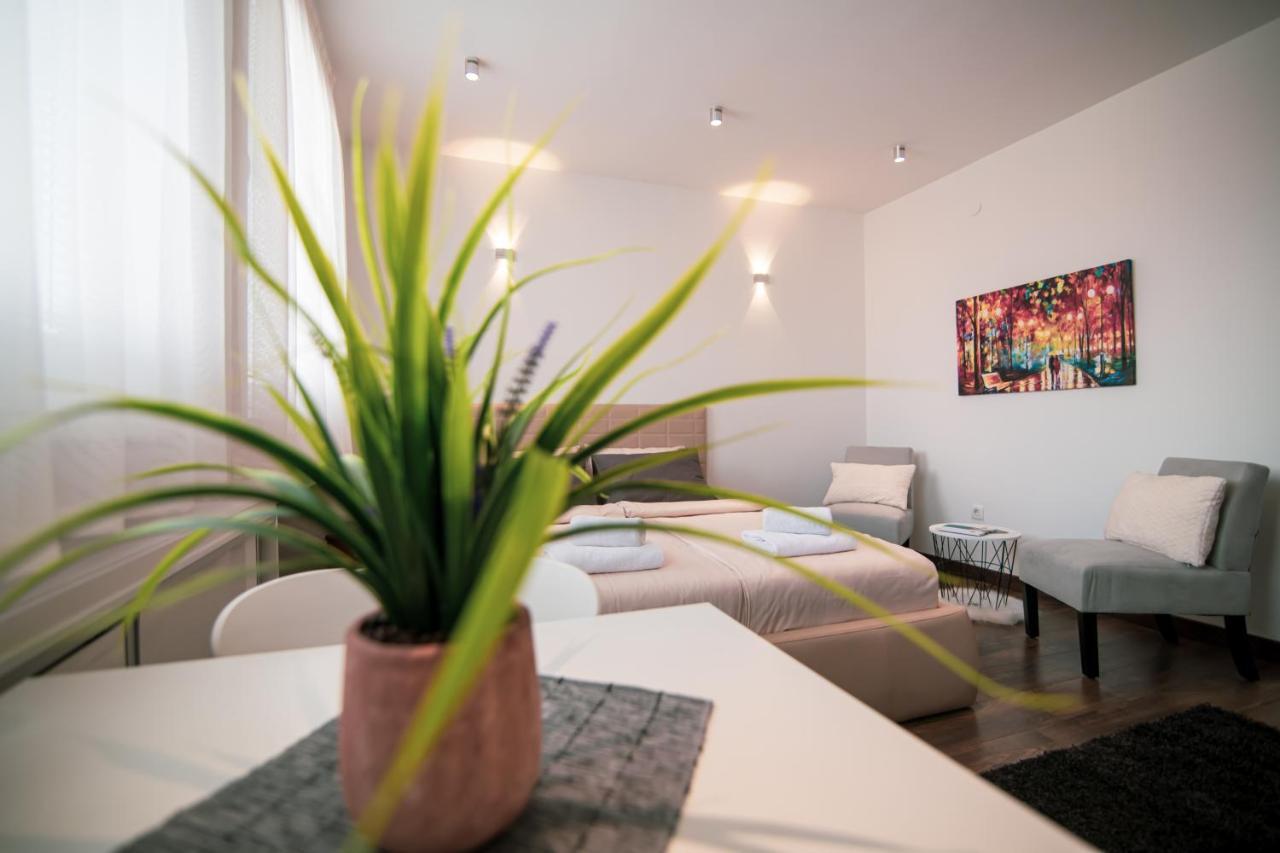 5 Star Central Studio سكوبجي المظهر الخارجي الصورة