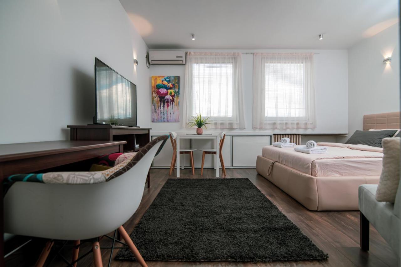 5 Star Central Studio سكوبجي المظهر الخارجي الصورة